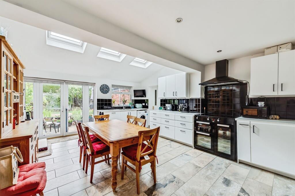 House in Hemel Hempstead, Oakley - View 3