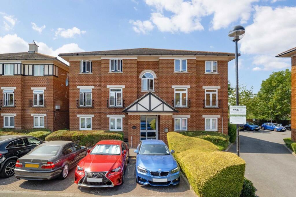 Main image of property: Alwyn Gardens, London