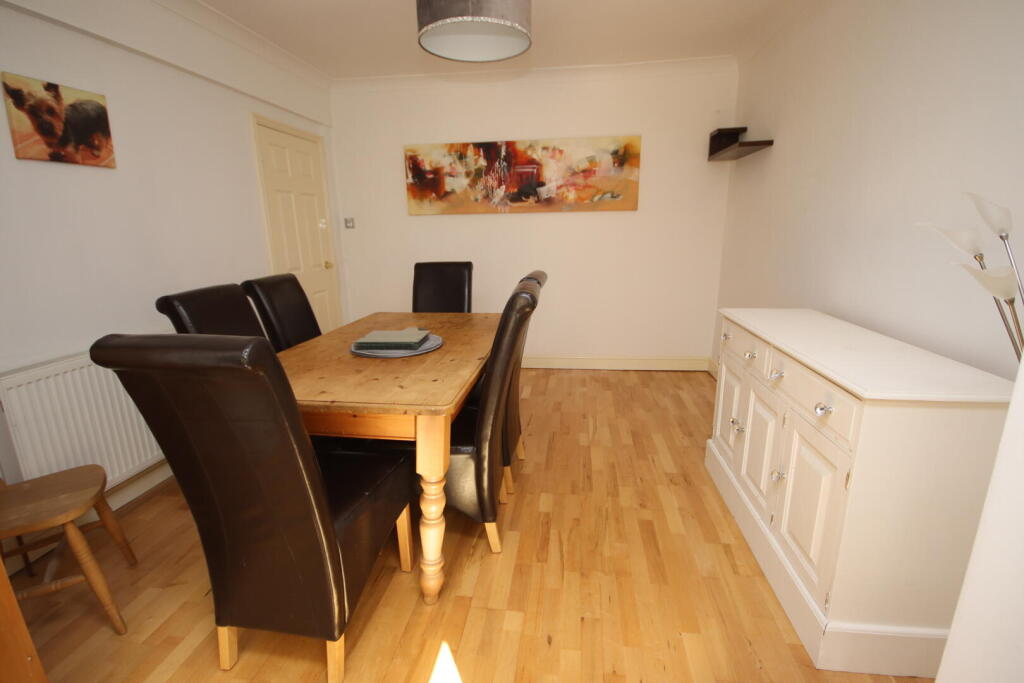 House in Slough, Burnham - View 4