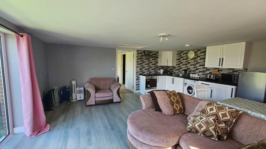 House in Plymouth - View 5