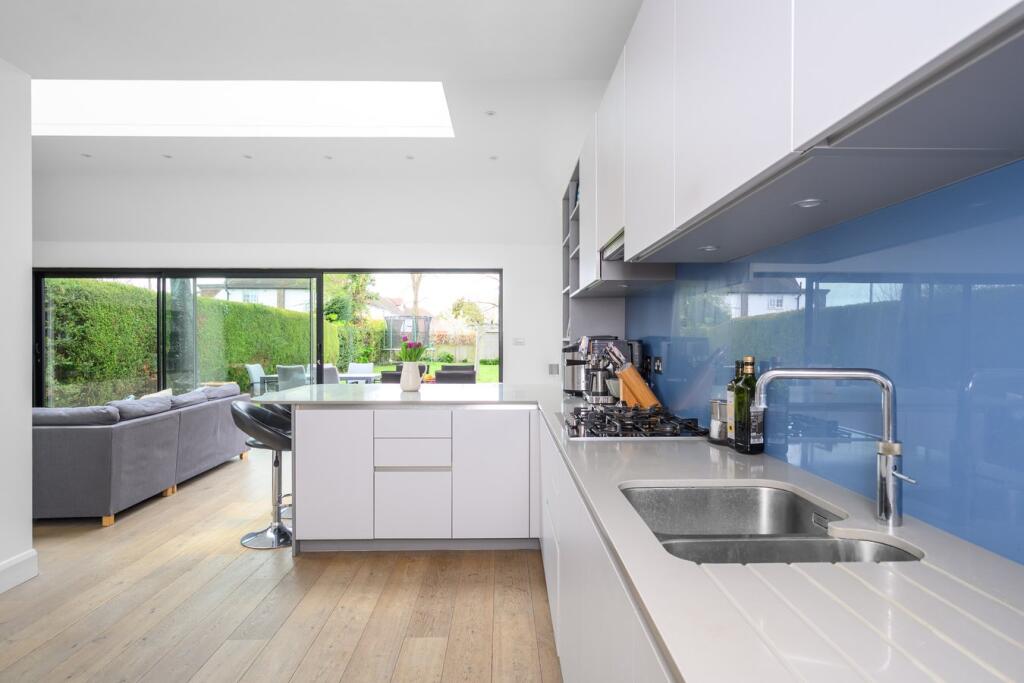 House in Elmbridge, Hersham - View 3