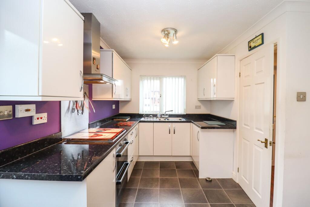 House in Warrington, Callands, Burtonwood and Westbrook - More