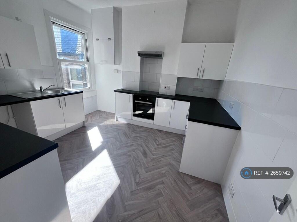 Apartment in London - View 2