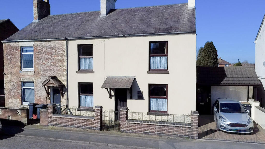 3-bed semi-detached on Leicester Road, Ibstock, Leicestershire, £250,000