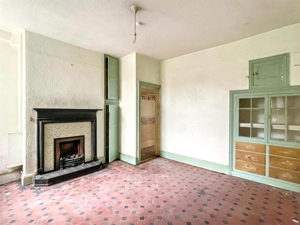 House in Staffordshire Moorlands, Leek - View 3
