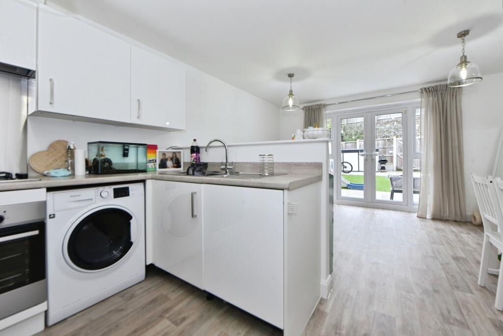 Fields Farm Road, Hyde, Greater Manchester, SK14 photo 3