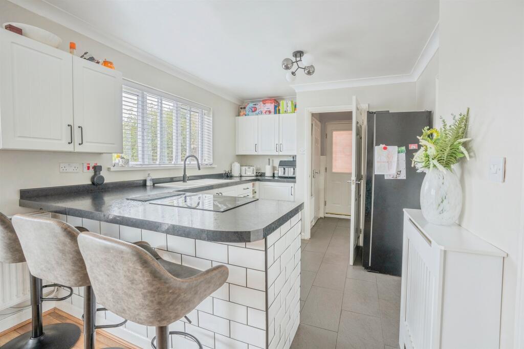 House in Cardiff, Llantrisant - View 5