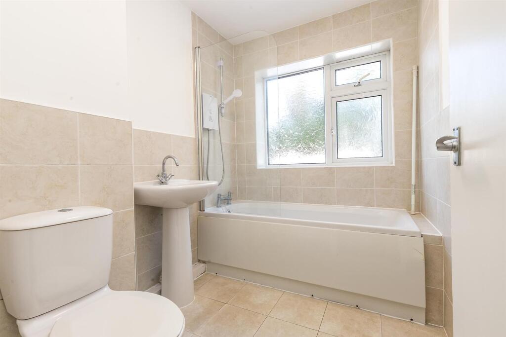 Apartment in Trafford, Greater Manchester - View 5