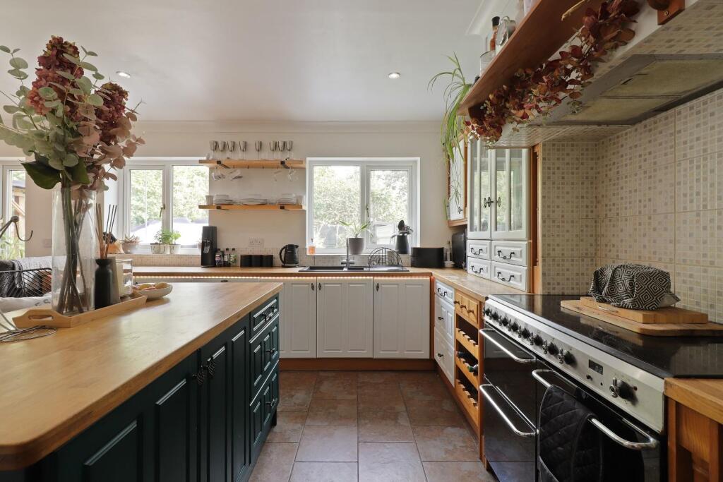 House in Sheffield, The Green, Penistone - View 4