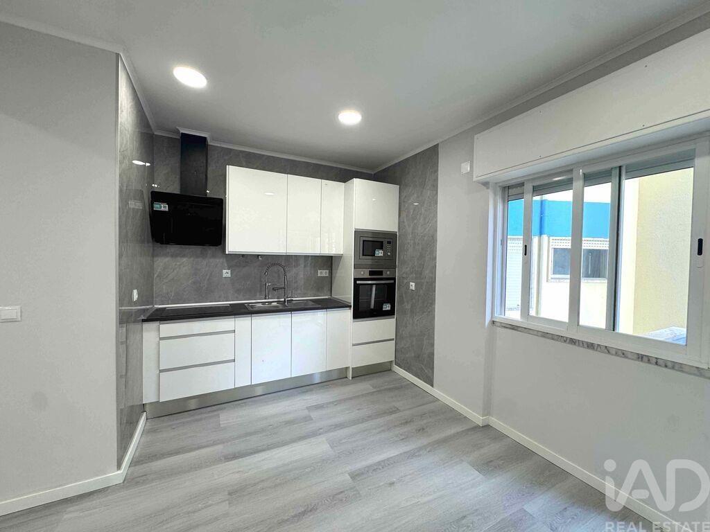 Main image of property: Lisbon, Amadora