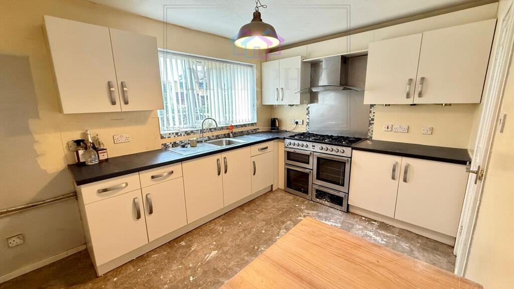 House in Wakefield, South Kirkby and Moorthorpe - View 4