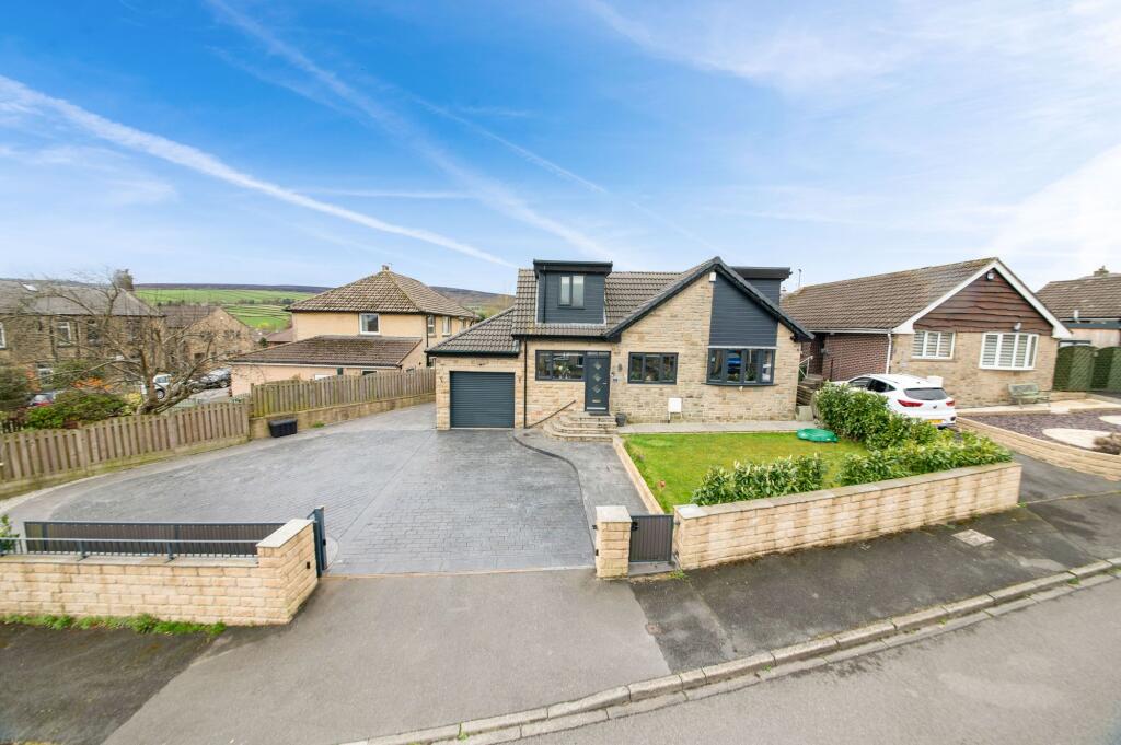 4-bed detached on Oak Avenue, Meltham, HD9, £475,000