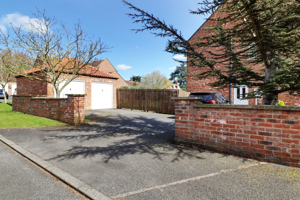 High Street, Willingham By Stow, DN21 - View 3