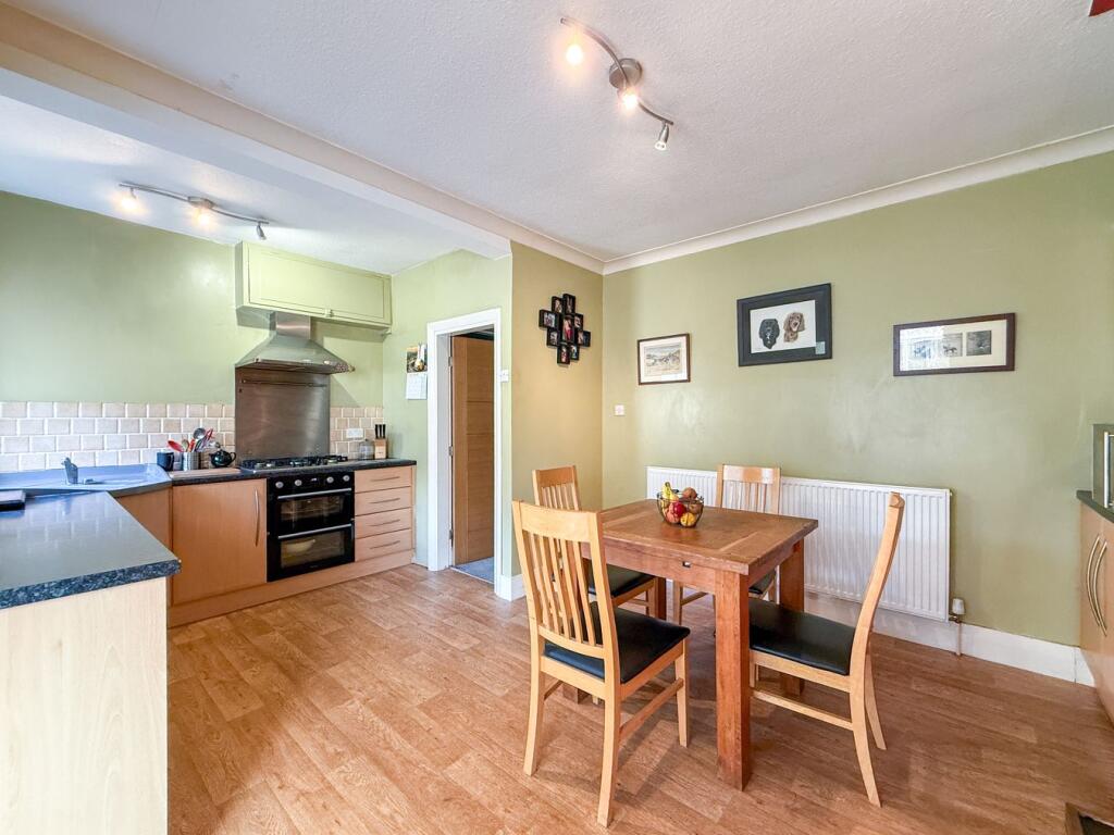 Grasscroft Road, Honley, Holmfirth, HD9 photo 4