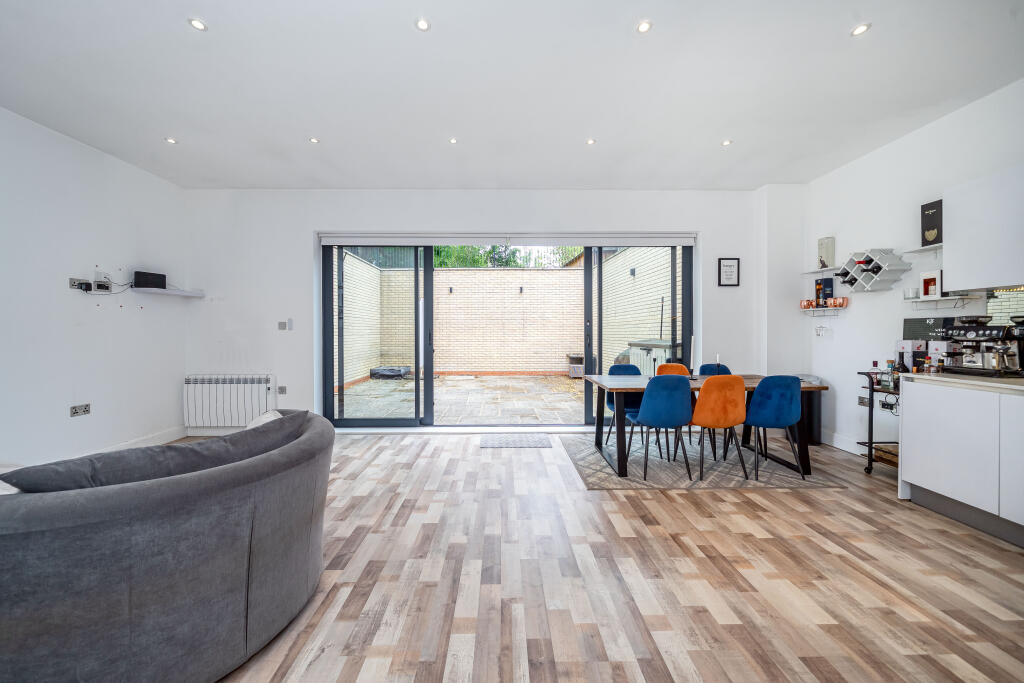 Main image of property: Gunnersbury Avenue, Ealing, W5