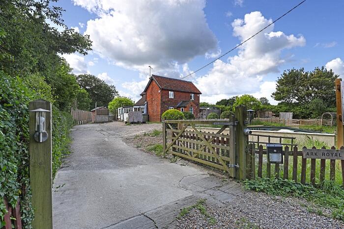 Carters Green, Matching Tye, CM17 photo 4