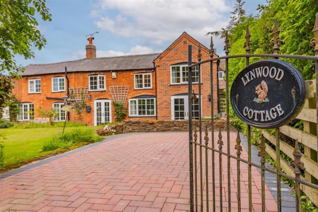 Main image of property: Keys Lane, Priors Marston, Southam