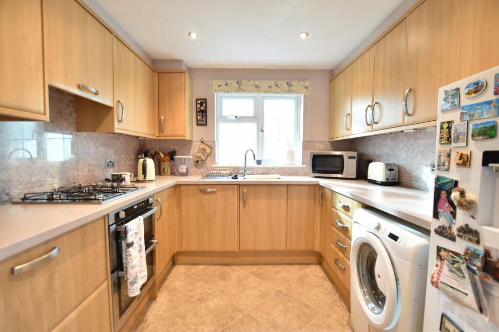 Willow Road, Evesham, Worcestershire, WR11 photo 4