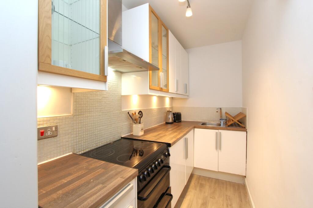 Apartment in Edinburgh - View 5