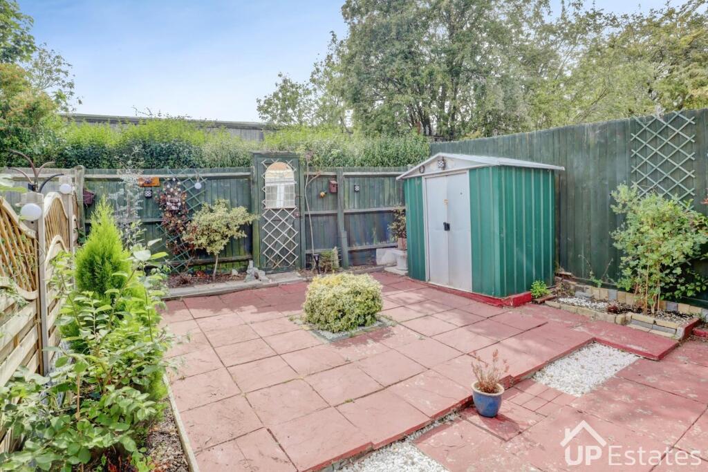 House in Nuneaton and Bedworth, Warwickshire - More