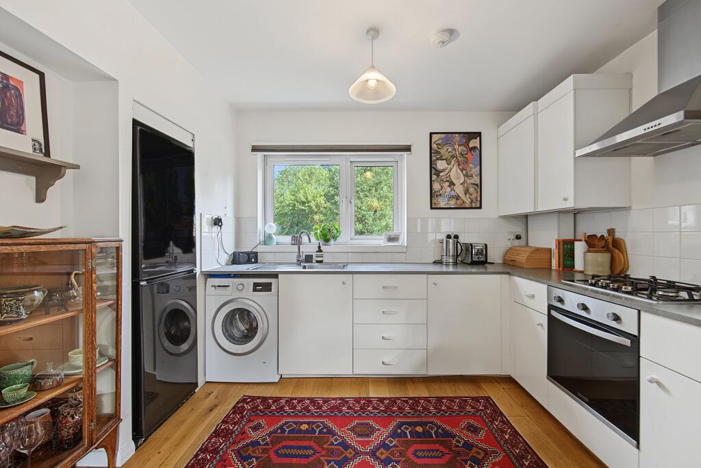 Apartment in London - View 5