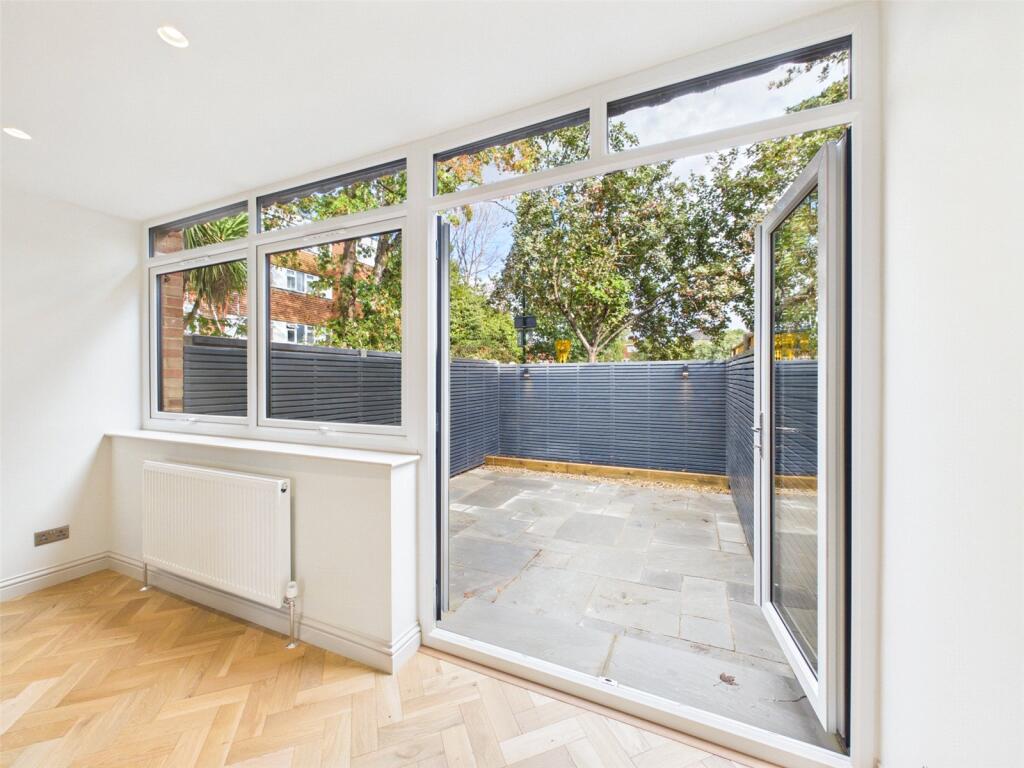House in Twickenham - View 3