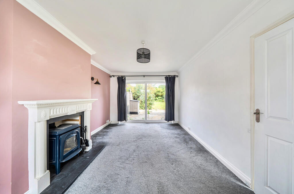 House in Luton - View 2