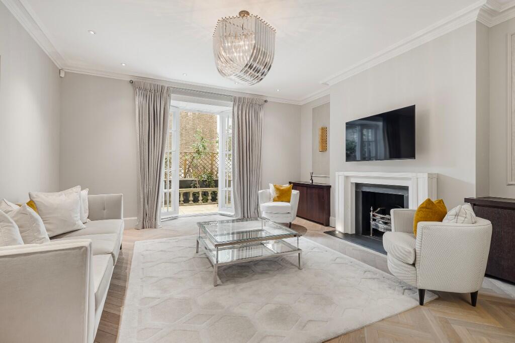 Main image of property: Chesterfield Hill, London, W1J