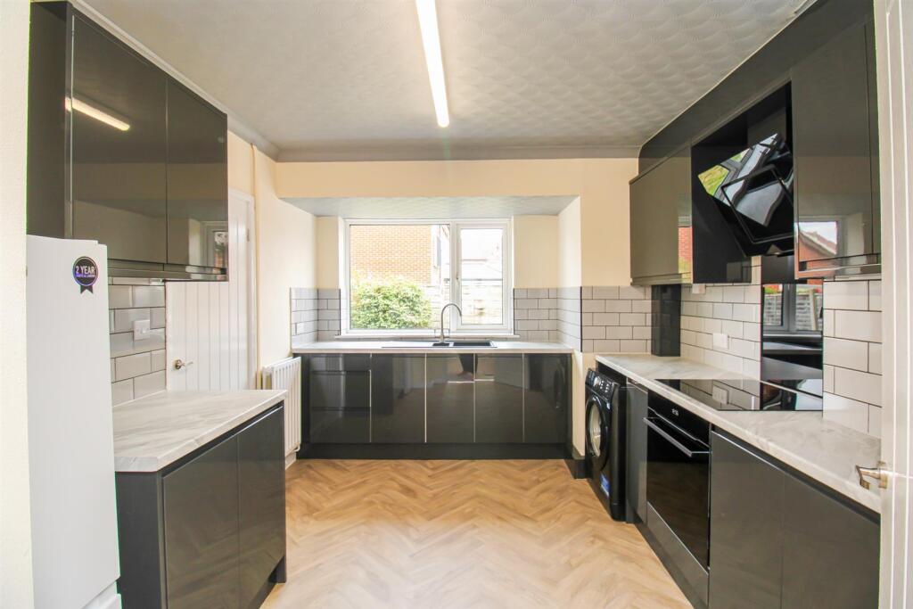 House in Wakefield - View 4