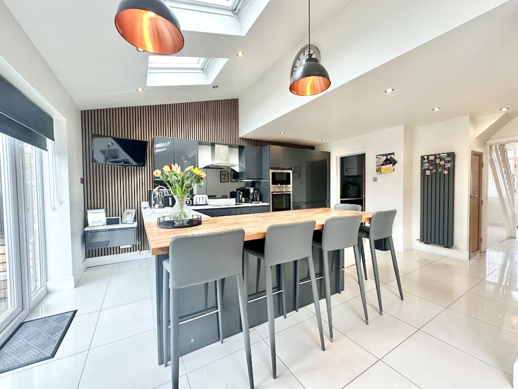 Chestnut Drive, Sale, Greater Manchester, M33 photo 3
