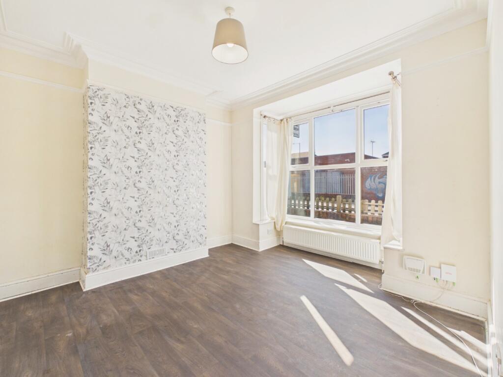 House in East Riding of Yorkshire, Kingston upon Hull - View 2