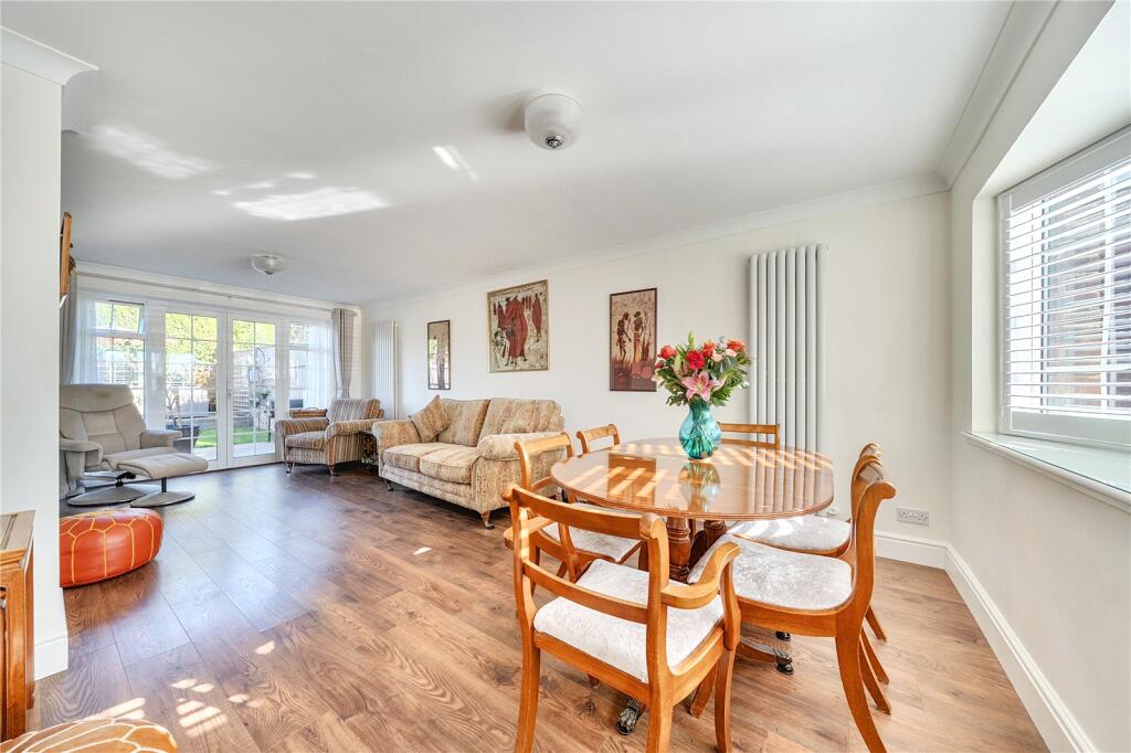 House in London - View 2