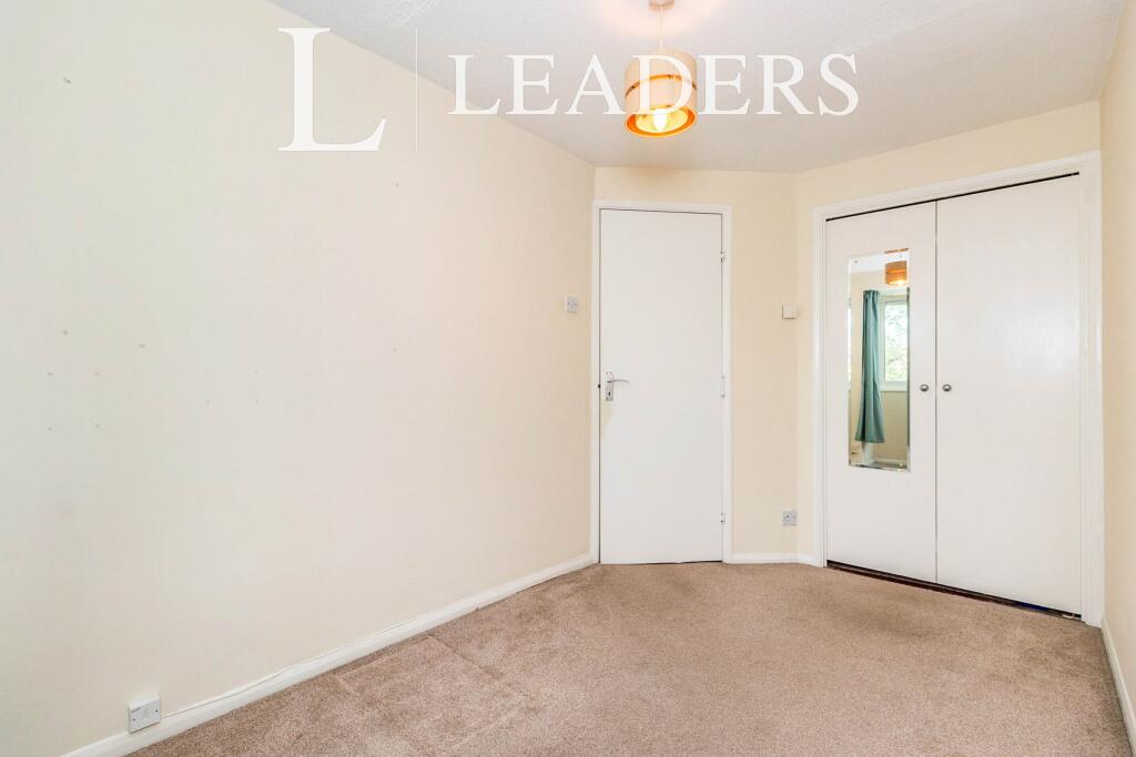 Apartment in London, Water Gardens, Benhilton - More