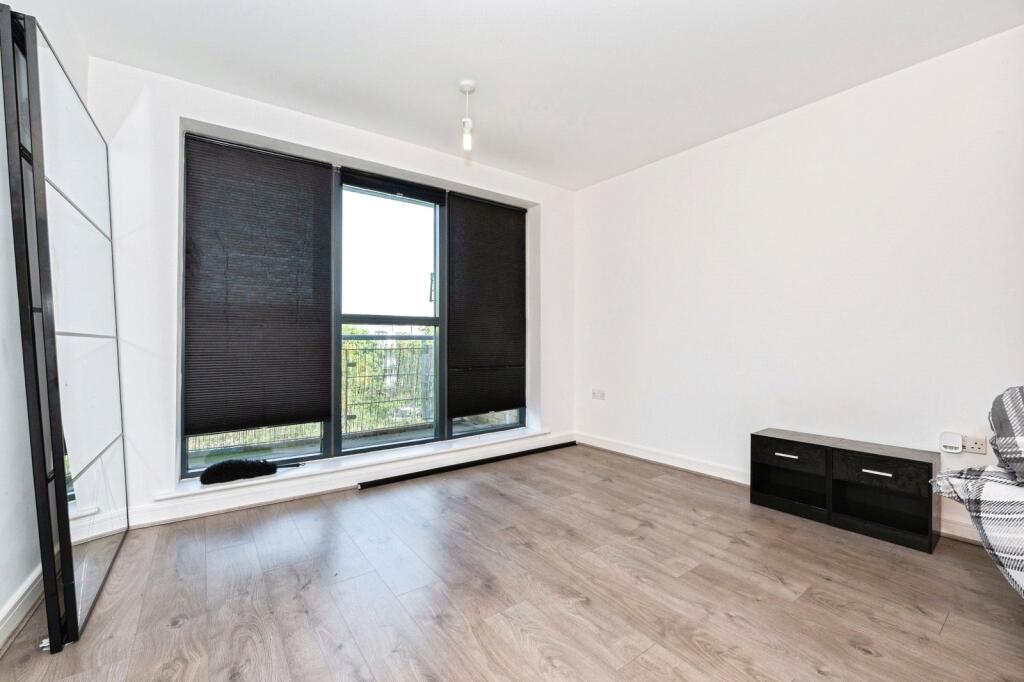 Apartment in Dartford, Stone - View 4