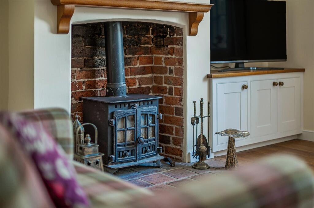 House in East Hampshire, Rowlands Castle - More