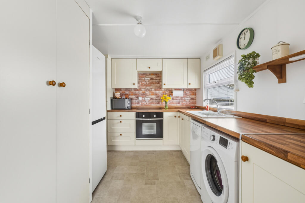 Takeley Park, Hatfield Broadoaks Road, Takeley, Bishop's Stortford, CM22 photo 4