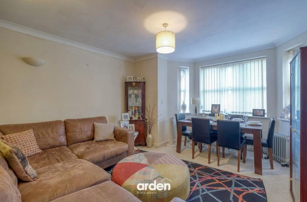 Apartment in Solihull, West Midlands - View 3