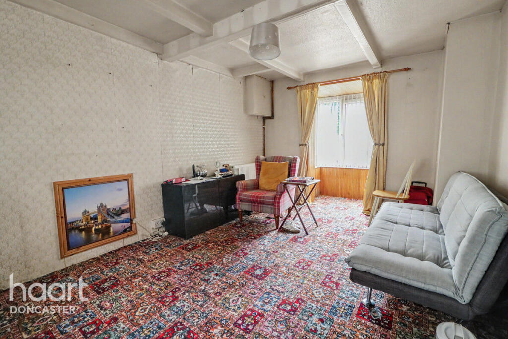 House in Doncaster, Barnby Dun with Kirk Sandall - View 2