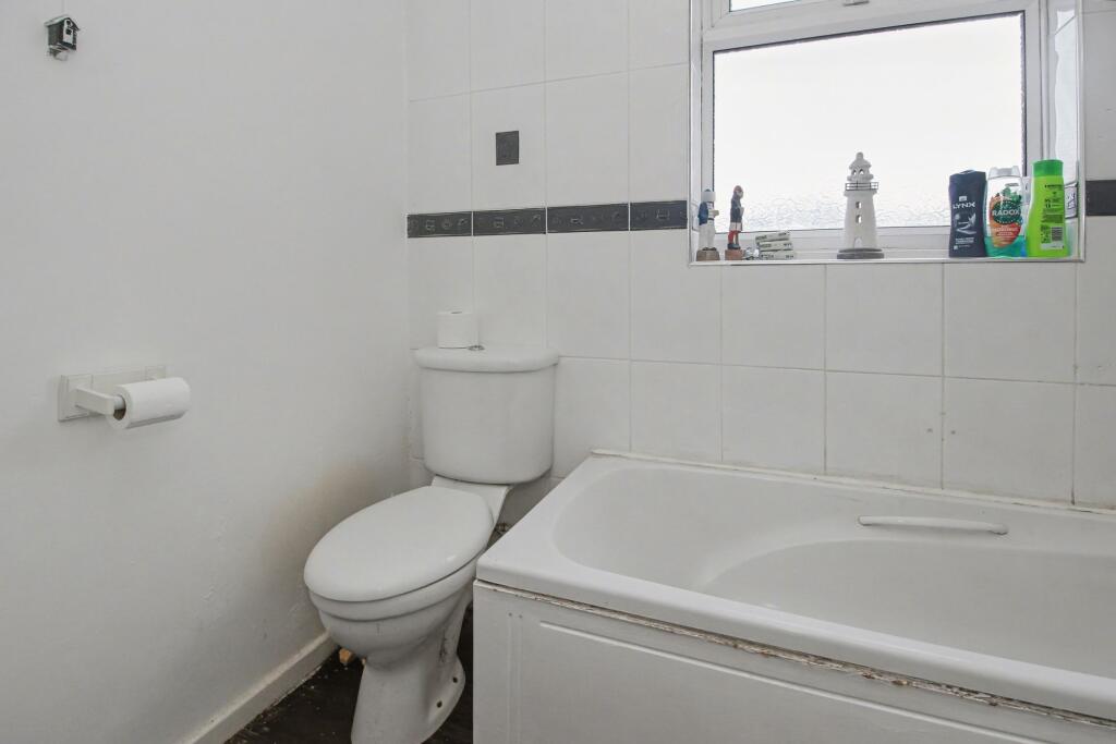 Apartment in Bradford, West Yorkshire - View 4