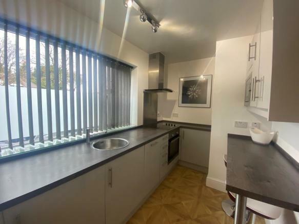 Apartment in Birmingham, Longbridge - More