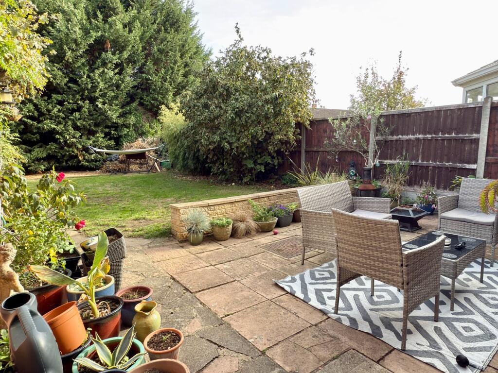 4-bed semi-detached on Digby Drive, Tewkesbury, GL20, £355,000