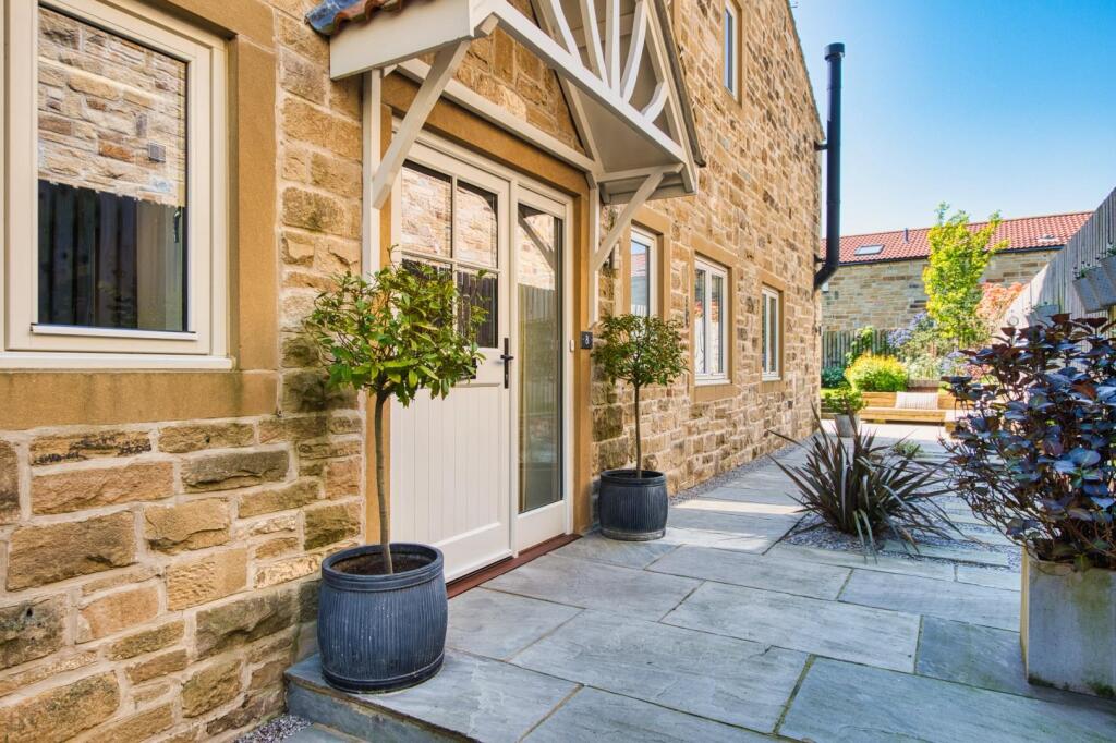 Ingmanthorpe Fold, York Road, Wetherby photo 2