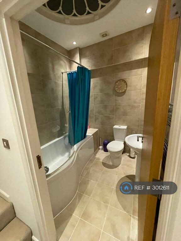 Main image of property: High St, Canterbury, CT1