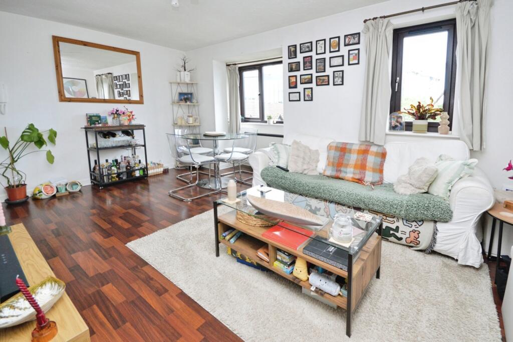 Varsity Drive, Twickenham, TW1 - View 3