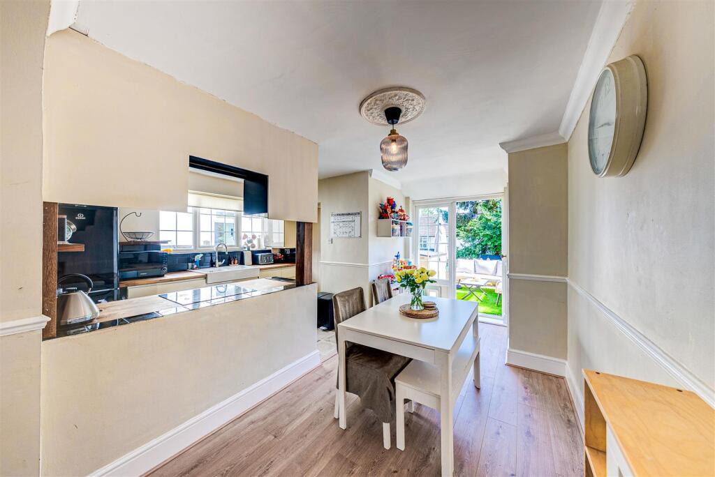 House in London, Wansunt, Crayford - More