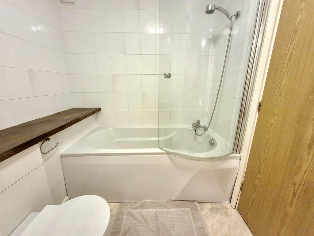 Apartment in Truro - More