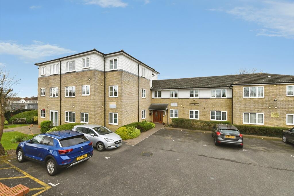 Main image of property: Hart Road, Benfleet, Essex, SS7