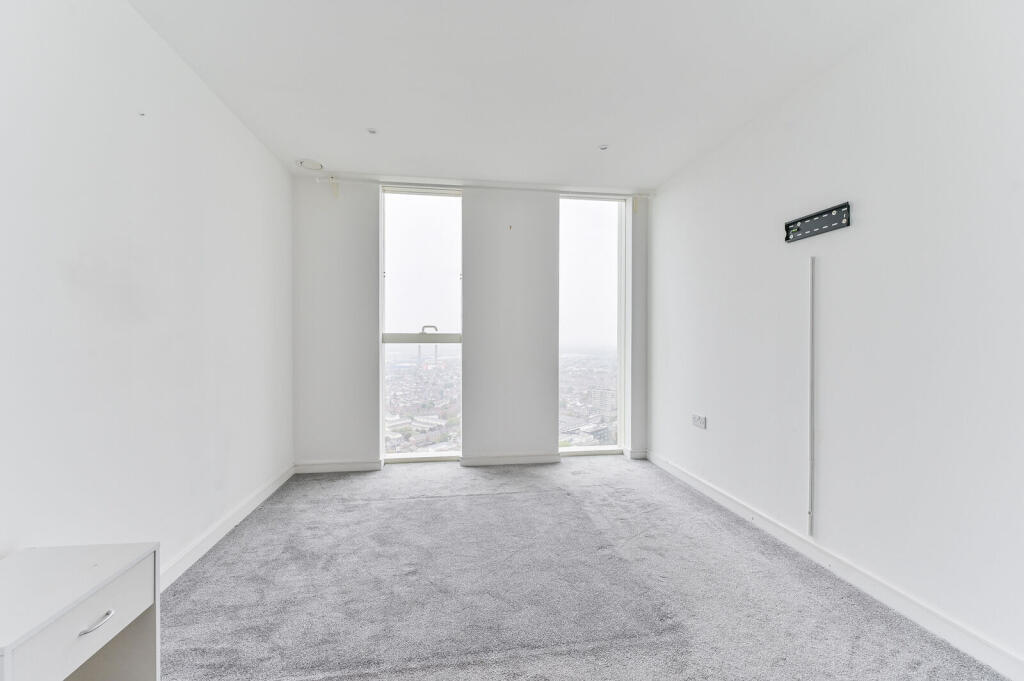 Apartment in Croydon - More