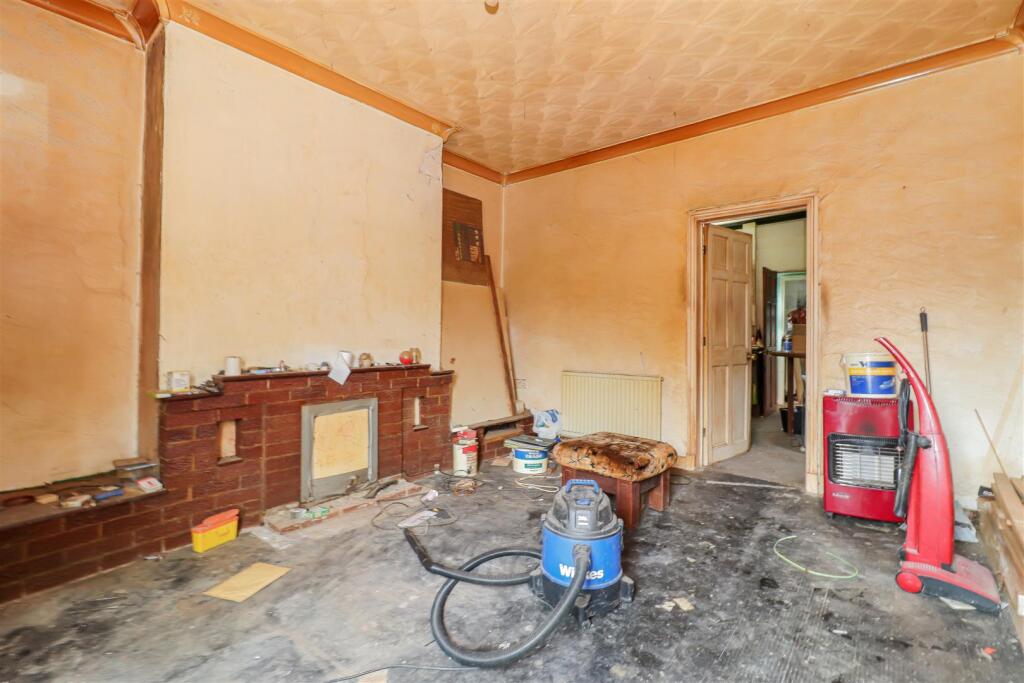 House in Wakefield - View 4