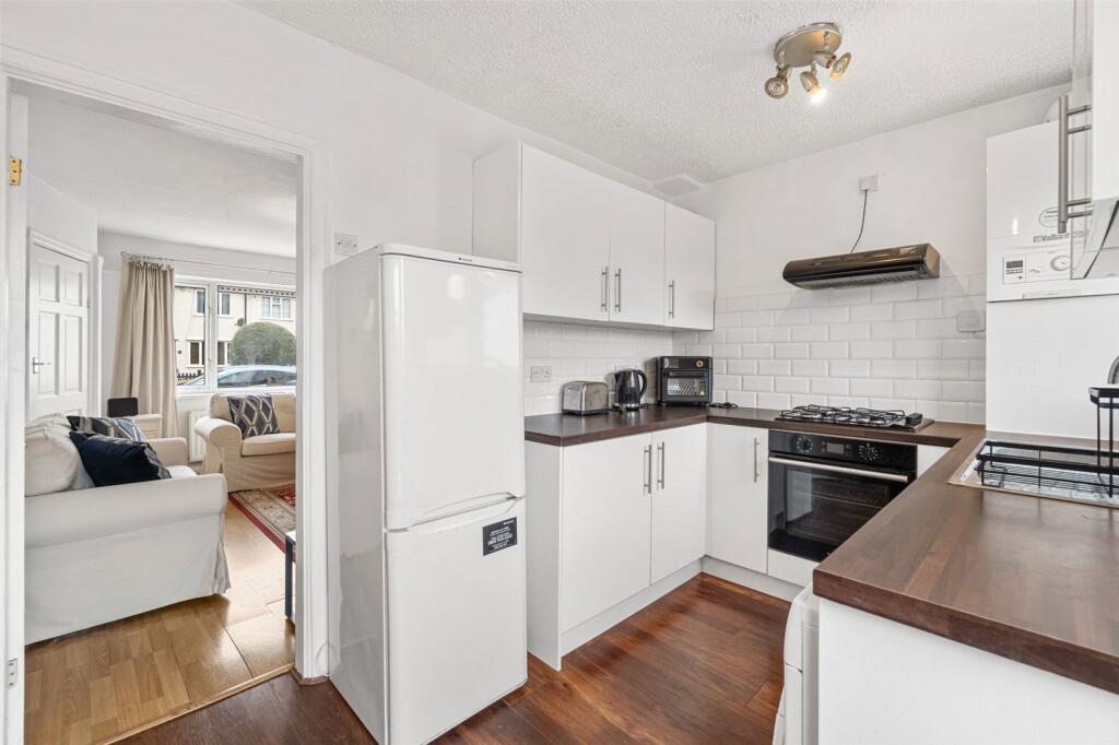 House in London, Hampton - View 4